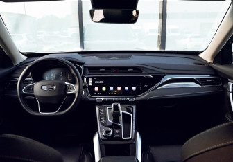 Подержанный автомобиль Geely Atlas Pro 2024 года (18 фото)