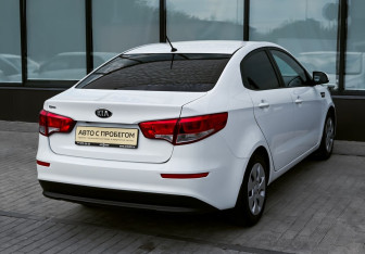 Подержанный автомобиль Kia Rio Sedan 2015 года (5 фото)