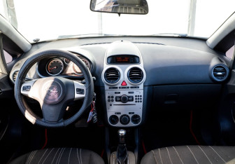 Подержанный автомобиль Opel Corsa 2008 года (12 фото)
