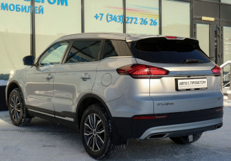 Подержанный автомобиль Geely Atlas Pro 2022 года (3 фото)