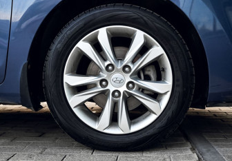 Подержанный автомобиль Hyundai i30 Hatchback 2012 года (20 фото)