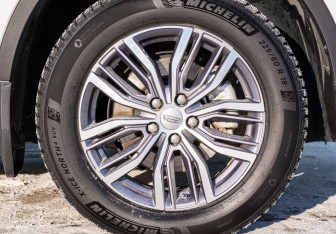 Подержанный автомобиль Geely Atlas Pro 2021 года (21 фото)