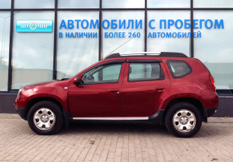 Подержанный автомобиль Renault Duster 2014 года (2 фото)