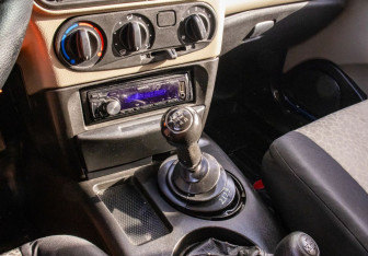 Подержанный автомобиль Chevrolet Niva 2006 года (10 фото)