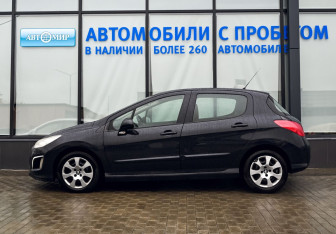 Подержанный автомобиль Peugeot 308 Hatchback 2012 года (2 фото)