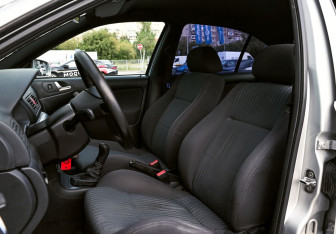 Подержанный автомобиль Skoda Octavia Liftback 2006 года (14 фото)