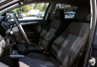 Подержанный автомобиль Opel Astra Hatchback 2010 года (16 фото)