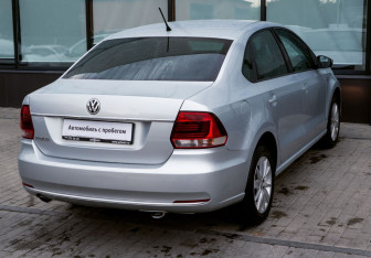 Подержанный автомобиль Volkswagen Polo Sedan 2016 года (5 фото)