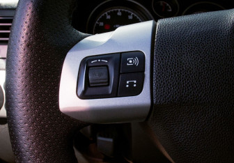 Подержанный автомобиль Opel Astra Hatchback 2010 года (14 фото)
