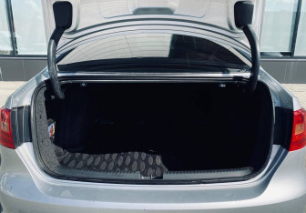 Подержанный автомобиль Volkswagen Jetta Sedan 2014 года (19 фото)