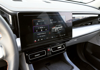 Подержанный автомобиль GAC GS8 2023 года (15 фото)