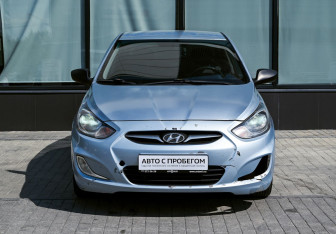 Подержанный автомобиль Hyundai Solaris Sedan 2010 года (8 фото)