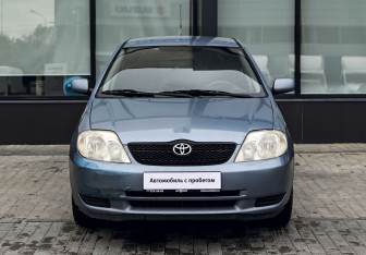 Подержанный автомобиль Toyota Corolla Wagon 2003 года (8 фото)