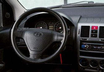 Подержанный автомобиль Hyundai Getz 2005 года (17 фото)