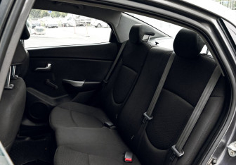 Подержанный автомобиль Kia Rio Sedan 2014 года (17 фото)