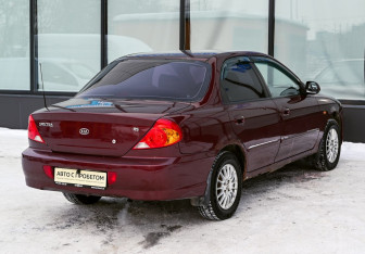 Подержанный автомобиль Kia Spectra Sedan 2006 года (5 фото)