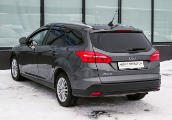 Подержанный автомобиль Ford Focus Wagon 2017 года (3 фото)