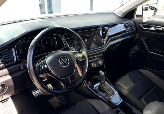 Подержанный автомобиль Volkswagen T-Roc 2021 года (16 фото)
