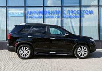 Подержанный автомобиль Kia Sorento 2010 года (6 фото)