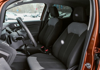 Подержанный автомобиль Ford EcoSport 2016 года (9 фото)