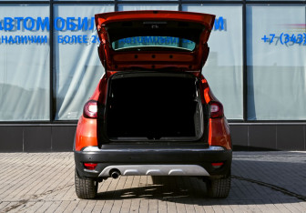 Подержанный автомобиль Renault Kaptur 2018 года (20 фото)