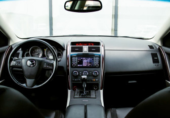 Подержанный автомобиль Mazda CX-9 2012 года (21 фото)