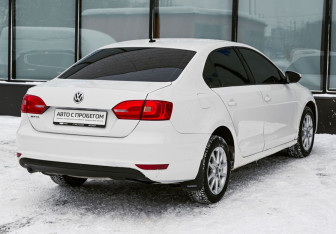 Подержанный автомобиль Volkswagen Jetta Sedan 2013 года (5 фото)
