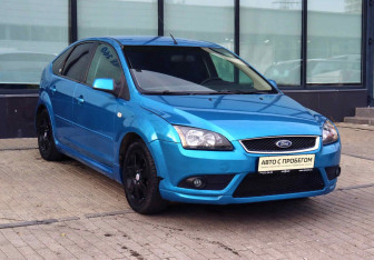 Подержанный автомобиль Ford Focus Hatchback 2005 года (7 фото)