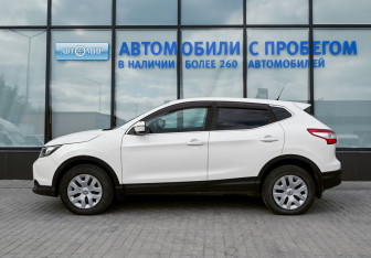 Подержанный автомобиль Nissan Qashqai 2014 года (2 фото)