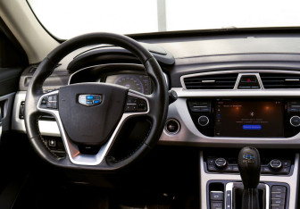 Подержанный автомобиль Geely Atlas 2019 года (20 фото)