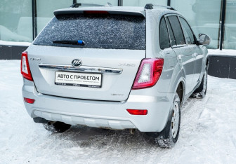 Подержанный автомобиль Lifan X60 2015 года (5 фото)