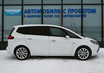 Подержанный автомобиль Opel Zafira Compactvan 2013 года (6 фото)