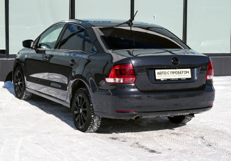 Подержанный автомобиль Volkswagen Polo Sedan 2018 года (3 фото)