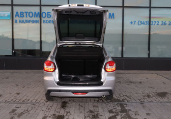 Подержанный автомобиль LADA (ВАЗ) Granta Liftback 2016 года (17 фото)