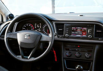 Подержанный автомобиль SEAT Leon Hatchback 2013 года (17 фото)