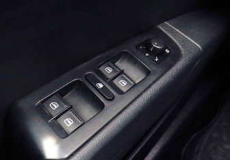 Подержанный автомобиль Skoda Superb Liftback 2011 года (12 фото)