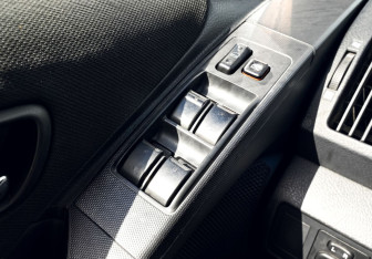Подержанный автомобиль Toyota Corolla Verso 2008 года (9 фото)