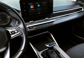 Подержанный автомобиль Geely Emgrand 2023 года (11 фото)