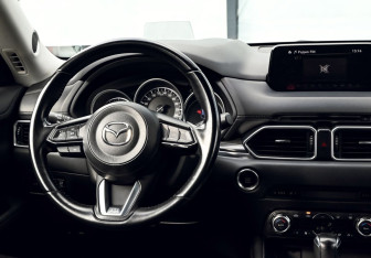 Подержанный автомобиль Mazda CX-5 2018 года (19 фото)