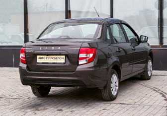 Подержанный автомобиль LADA (ВАЗ) Granta Sedan 2023 года (4 фото)