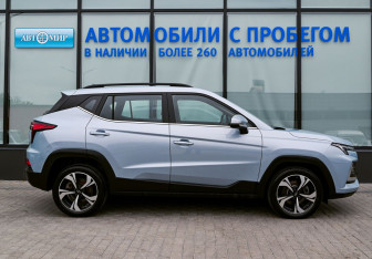Подержанный автомобиль Москвич 3 2023 года (6 фото)