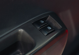 Подержанный автомобиль Chevrolet Spark 2013 года (13 фото)