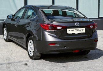 Подержанный автомобиль Mazda 3 Sedan 2017 года (3 фото)