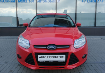 Подержанный автомобиль Ford Focus Hatchback 2012 года (8 фото)