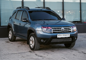 Подержанный автомобиль Renault Duster 2015 года (7 фото)
