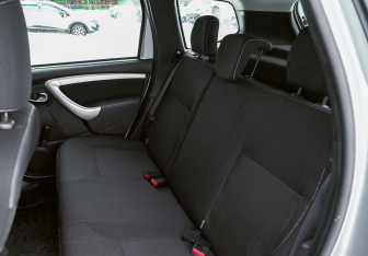 Подержанный автомобиль Nissan Terrano 2017 года (17 фото)