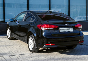 Подержанный автомобиль Kia Cerato Sedan 2019 года (3 фото)