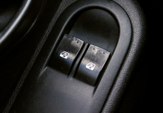 Подержанный автомобиль Renault Duster 2013 года (11 фото)