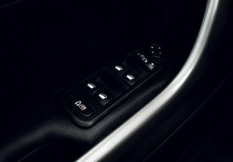Подержанный автомобиль Peugeot 308 Hatchback 2012 года (13 фото)