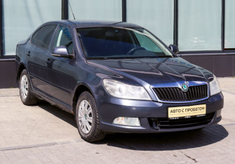 Подержанный автомобиль Skoda Octavia Liftback 2011 года (7 фото)